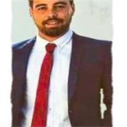 Maestro de Educación Primaria. Además de primaria general (incluye todo tipo de materias). B2 Inglés. B2 Italiano